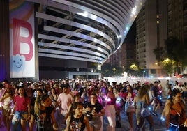 Almeida confía en que «se puedan volver a reanudar los conciertos en el Bernabéu»