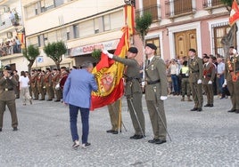 Un ciudadano, este sábado en la jura de la bandera en Priego de Córdoba