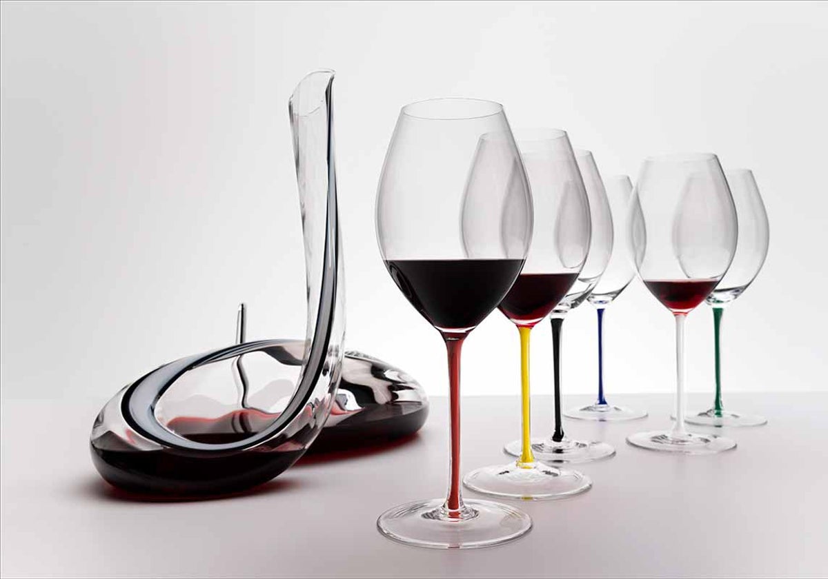 Copas de vino de cristal de Riedel.
