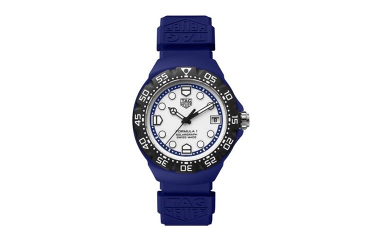 Imagen principal - Distintas correas deportivas: TAG Heuer Fórmula 1 Solargraph (1.750€), Hamilton Intra-Matic Chrono (2.595€) y Omega x Swatch MoonSwatch Mission to the Pink Moonphase (275€)