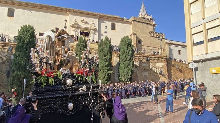 Procesiones y hermandades del Viernes Santo de Huelva 2025