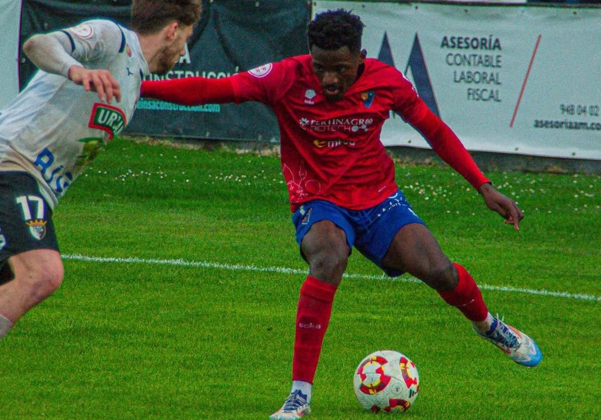 Isaac Obeng hará la pretemporada con el Cádiz CF.