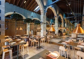 Interior del establecimiento Toro Tapas en El Puerto de Santa María